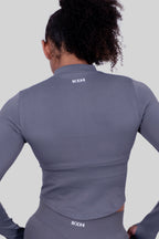 Color: Gris
