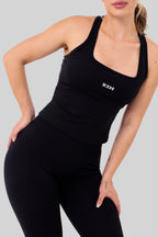 Color: Negro
