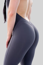 Color: Gris