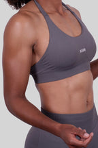 Color: Gris